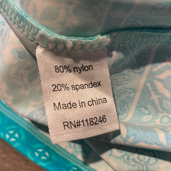 Cabana Life Rashguard - Picture 5 of 6